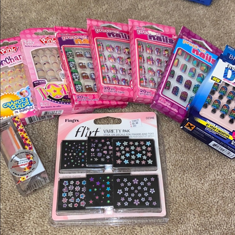 creative and cute stick on nails - 9 PACKS